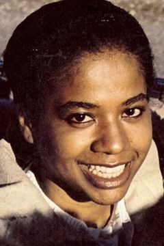 Cheryl Barnes interpreta Hud’s Fiancée
