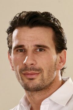 Manuel Ferrara interpreta Porn Actor (uncredited)