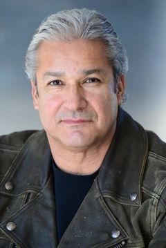 Joseph P. Santillanes interpreta Investor Attorney