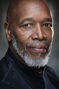 Leon Herbert interpreta Lincoln St Clair