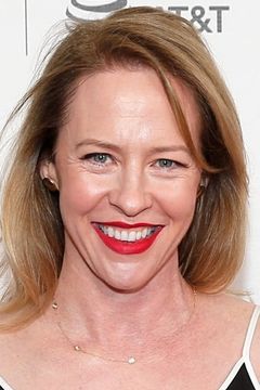 Amy Hargreaves interpreta Blair Gladwell