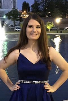 Morgan Monroe interpreta Marching Band Member