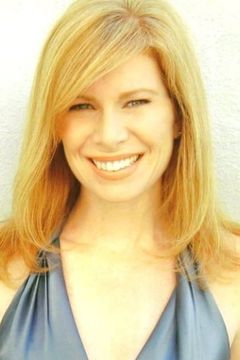 Patty Tobin interpreta Casting Director (uncredited)
