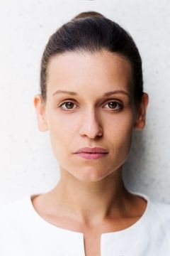 Kristin Suckow interpreta Dajana