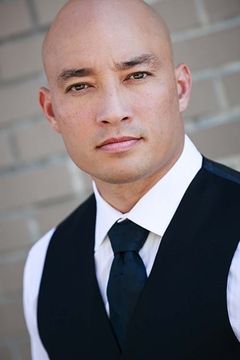 Robert Zen Humpage interpreta G.U.N. Soldier