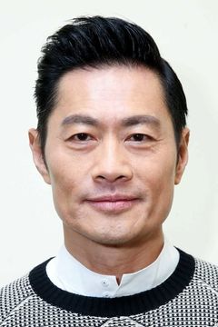 Tak-bun Wong interpreta Tiger