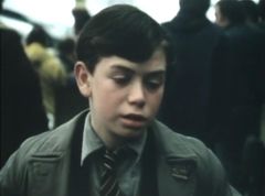 Kevin McKeon interpreta Young Pink