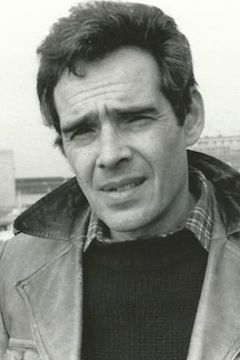 Victor Arnold interpreta Police Captain