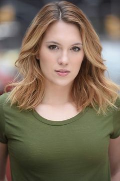 Leslie Ann Glossner interpreta Young Romantic Girl