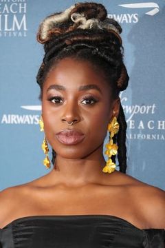 Kirby Howell-Baptiste interpreta Maya Williams