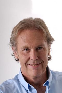 Gonzalo Bonadeo interpreta Sport Journalist