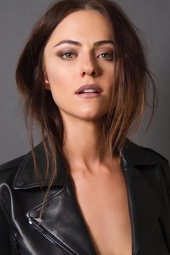 Alexandra Park interpreta Cara K.