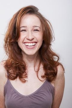 Leslie Murphy interpreta Amy