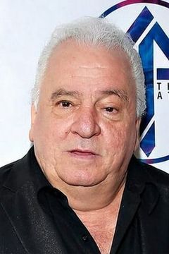 Vinny Vella interpreta Graziedei