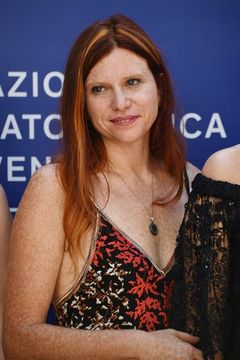 Susanna Nicchiarelli interpreta Barbara