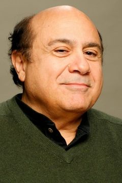 Danny DeVito interpreta Oswald Cobblepot / The Penguin