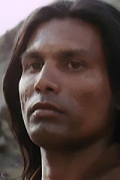 Turam Quibo interpreta Wowoka