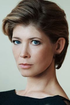 Sonja Baum interpreta Helena Jung