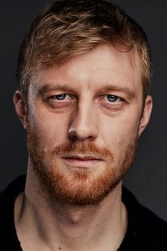 Joachim Fjelstrup interpreta Atu