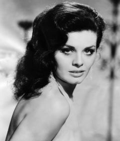 Marina Ghane interpreta Maria