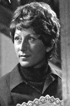 Lisa Mantellini interpreta Holiday Village Guest (uncredited)