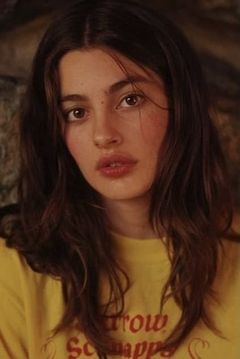 Diana Silvers interpreta Hope