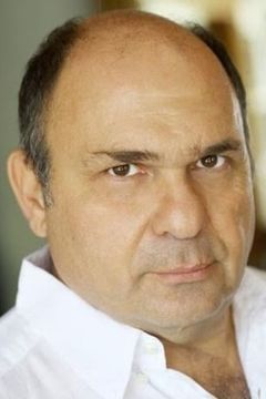 Vahe Bejan interpreta Gunther - Immigrant Man