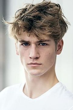 Danny Griffin interpreta Aslan