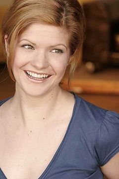 Kirsten Roeters interpreta Flight Attendant