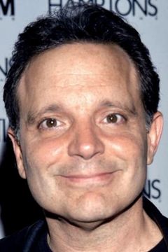 Richard Jeni interpreta Charlie Schumaker