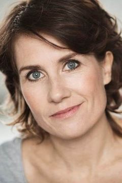 Mia Lyhne interpreta Julemandens kone