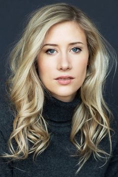 Rebecca Gibian interpreta Mr. Baker's Assistant
