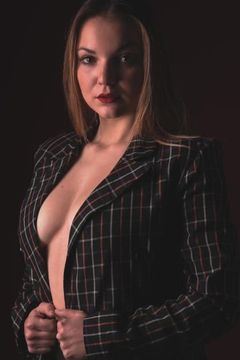 Marika Esposito interpreta Attrice Porno