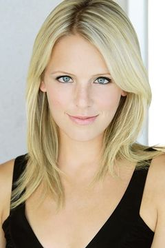 Liz Elkins Newcomer interpreta Mrs. Bartlett