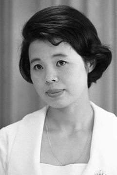Etsuko Ichihara interpreta Yoshiko