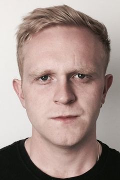 Josef Davies interpreta Private Stokes