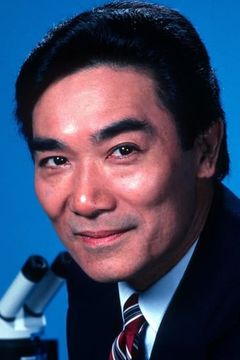 Robert Ito interpreta Shimoro Lin Che