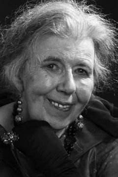 Damaris Hayman interpreta Fiona