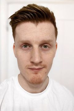 Ryan Bushell interpreta Foxy Cosplayer (uncredited)