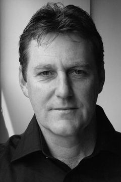 James Doran interpreta Barman