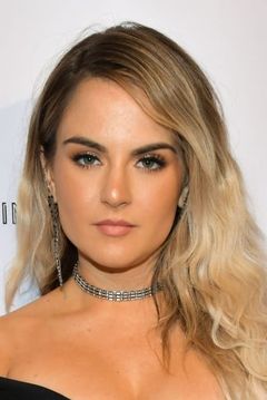 JoJo interpreta Cassie Munro