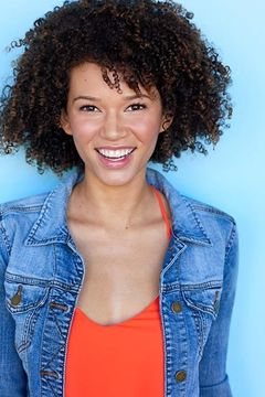 Samantha Neyland interpreta Olivia