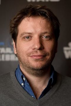 Gareth Edwards interpreta Resistance Trench Soldier