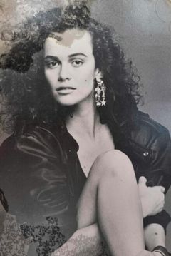 Betty Prado interpreta Luna
