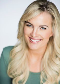 Allee Sutton Hethcoat interpreta Clarissa