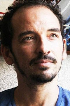 Cadu Fávero interpreta Monitorador Desipe