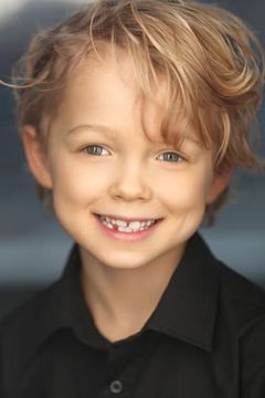 Christian Convery interpreta Joey - 8 Year Old Boy (uncredited)