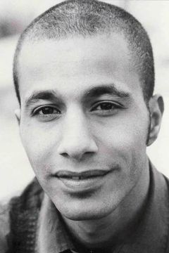 Mohamed Brikat interpreta Lieutenant Verrier