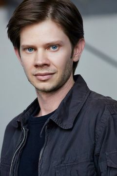 Lee Norris interpreta Young Mike Mageau