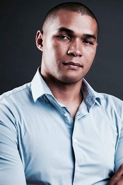 Vaughn Lucas interpreta Security Officer